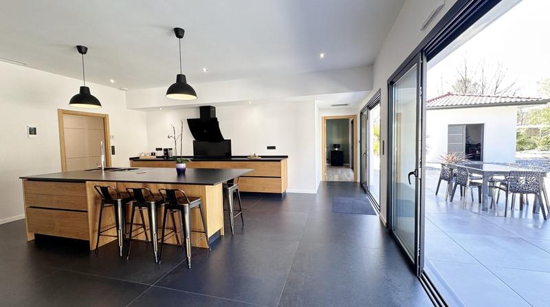 Maison d'architecte - 340 m² - 8 pièces