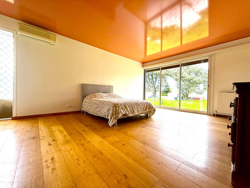 Maison - 300 m² - 10 pièces