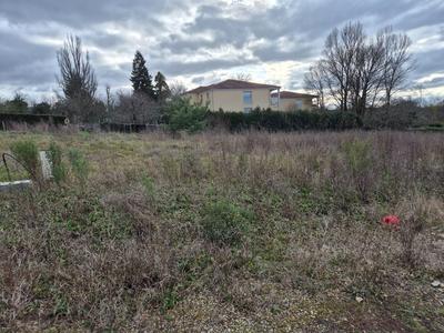 Terrain constructible - 621 m²