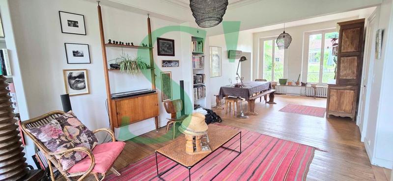 Maison bourgeoise - 200 m² - 8 pièces