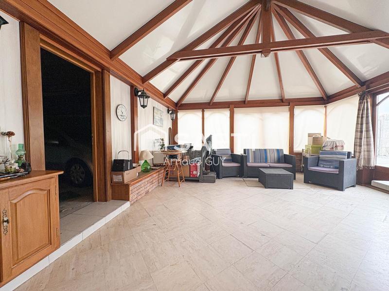 Maison - 230 m² - 8 pièces