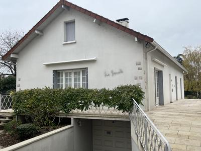 Maison - 165 m² - 8 pièces