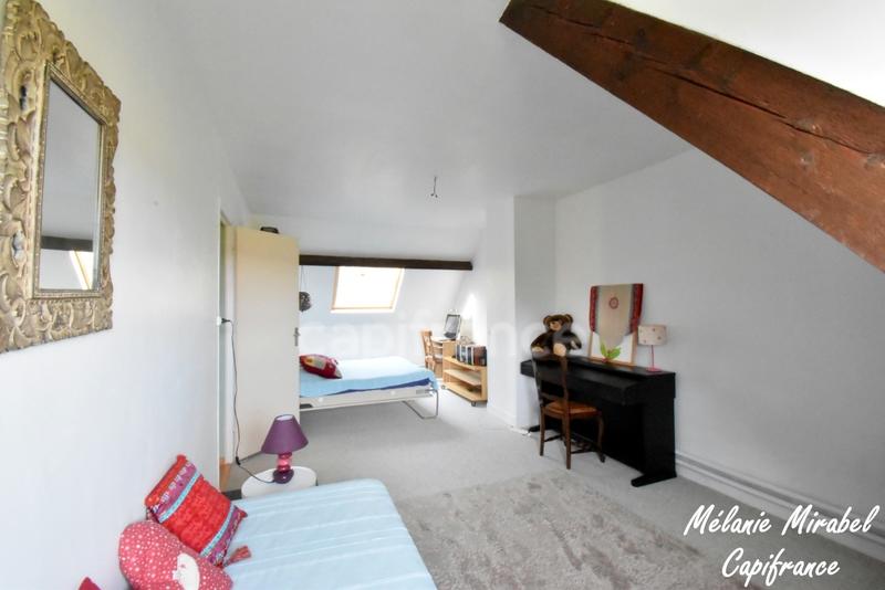 Maison - 186 m² - 10 pièces