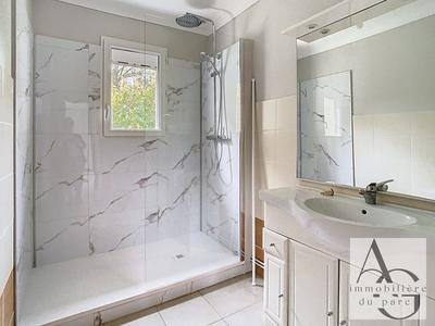 Maison traditionnelle - 81 m² - 4 pièces