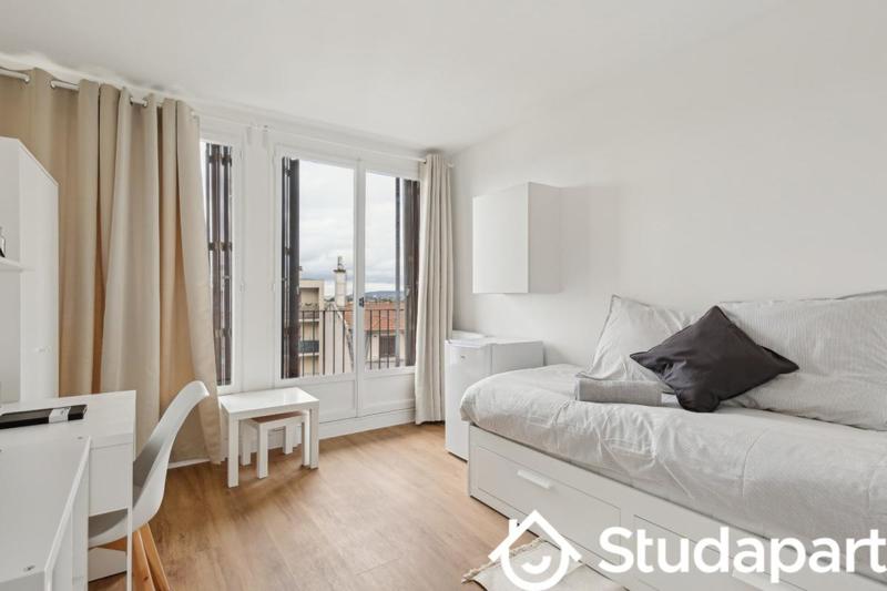 Chambre - 11 m² - 1 pièce