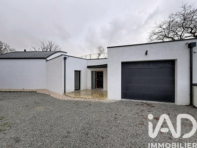 Maison - 140 m² - 5 pièces