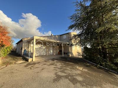 Maison - 143 m² - 4 pièces