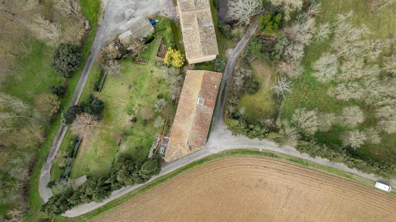 Maison - 298 m² - 13 pièces