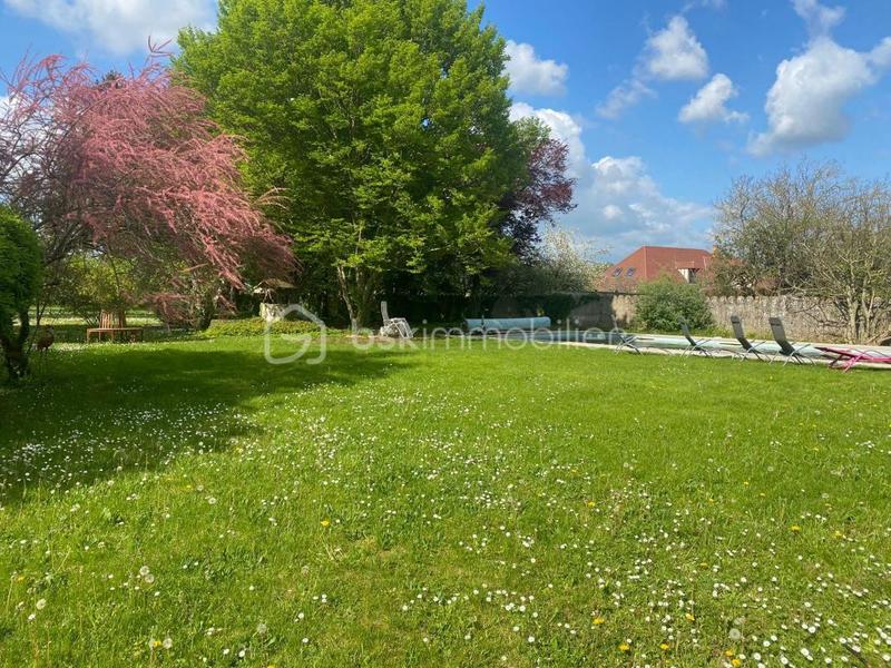 Demeure - 225 m² - 6 pièces