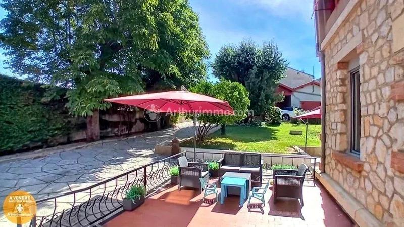 Maison - 264 m² - 8 pièces