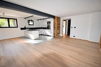Appartement - 84 m² - 4 pièces