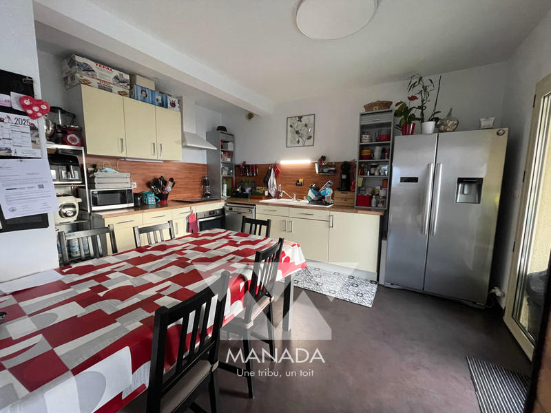 Maison - 180 m² - 8 pièces