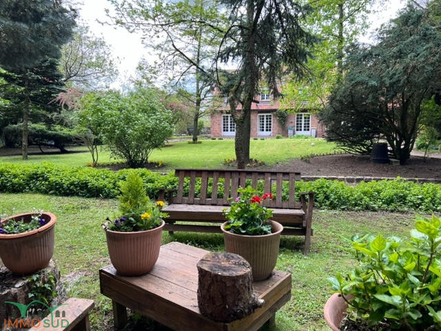 Propriété - 200 m² - 8 pièces