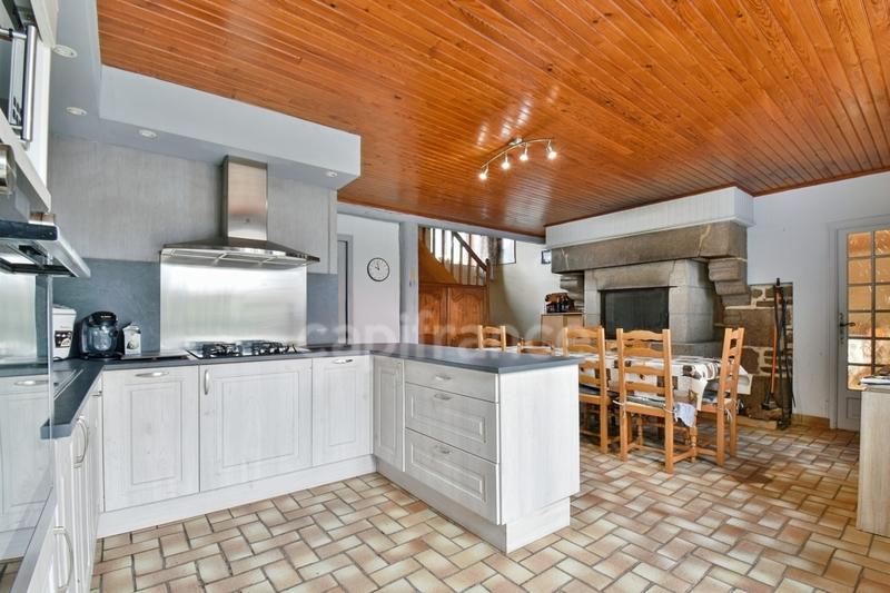 Maison - 196 m² - 8 pièces