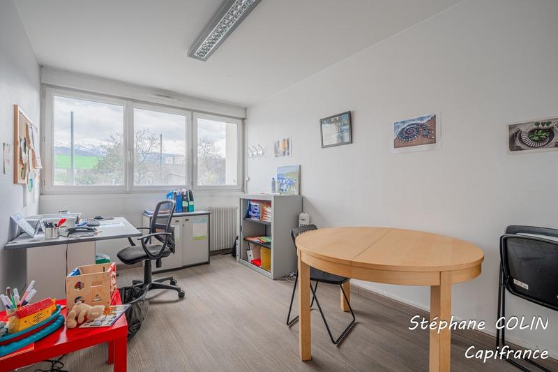 Immeuble - 1 700 m² - 46 pièces