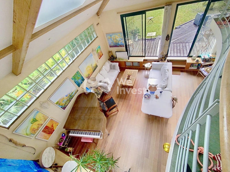 Maison - 247 m² - 11 pièces