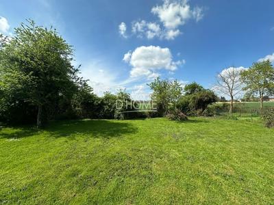 Terrain constructible - 898 m²