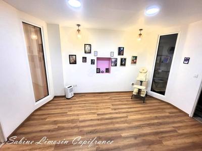 Local commercial - 95 m² - 6 pièces