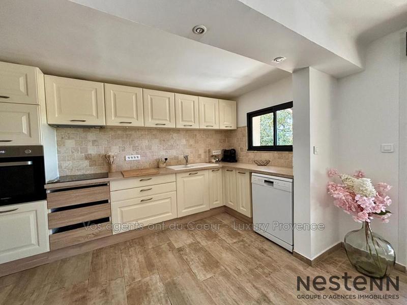 Propriété - 140 m² - 6 pièces