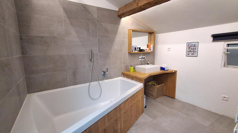 Appartement - 153 m² - 6 pièces