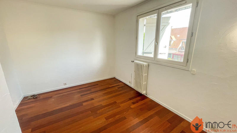 Maison - 295 m² - 9 pièces