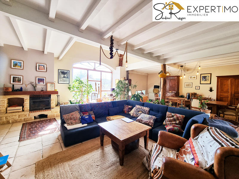 Maison - 230 m² - 6 pièces