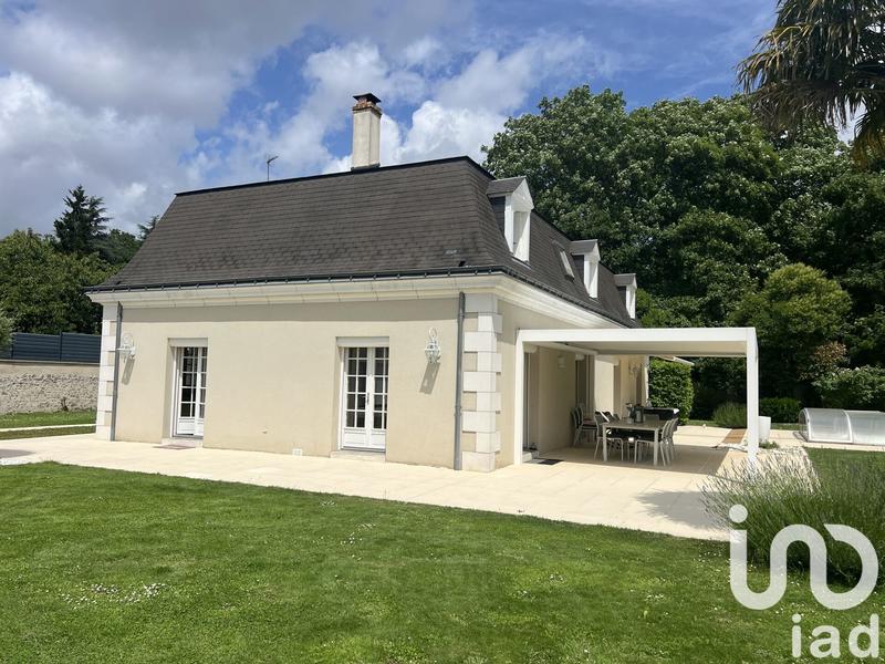 Maison - 235 m² - 8 pièces