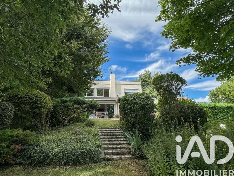 Maison - 120 m² - 7 pièces