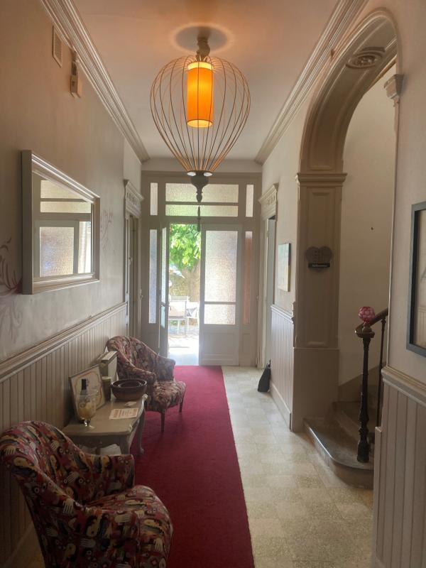 Maison de maîtres - 300 m² - 12 pièces