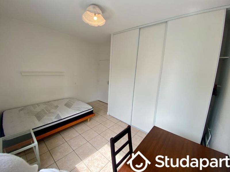 Chambre - 15 m² - 1 pièce