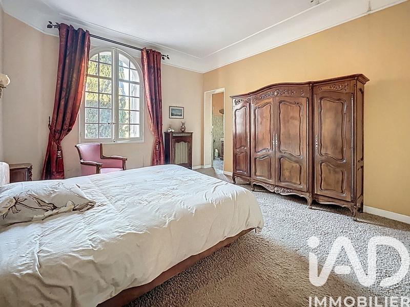 Maison - 292 m² - 11 pièces