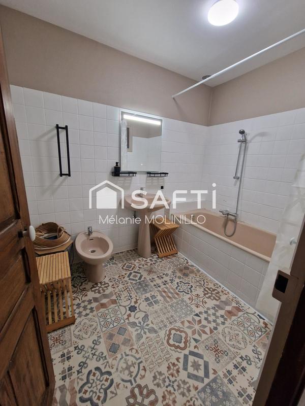 Maison - 204 m² - 12 pièces