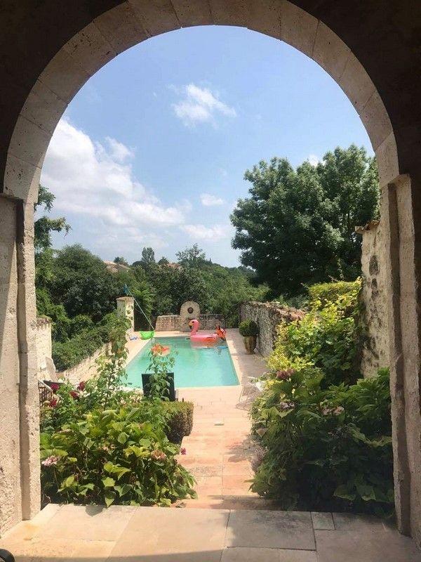 Maison de village - 430 m² - 12 pièces