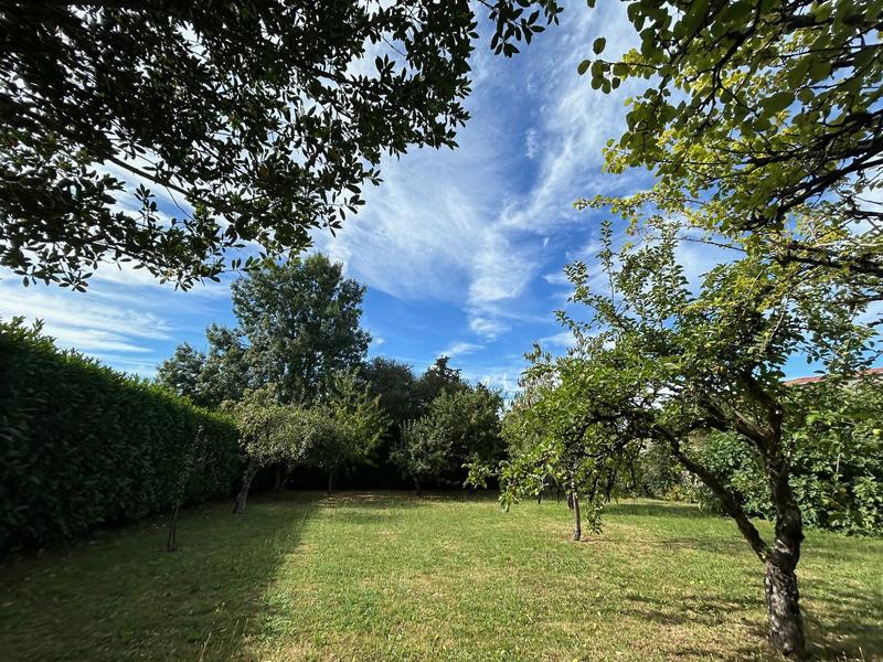 Maison - 204 m² - 9 pièces