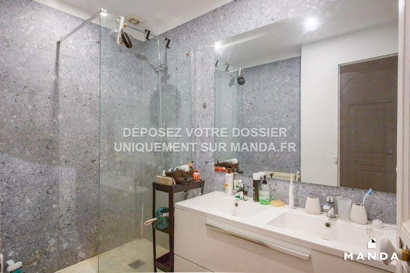 Chambre - 11 m² - 5 pièces