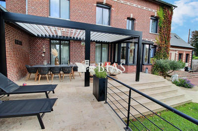 Maison - 250 m² - 10 pièces