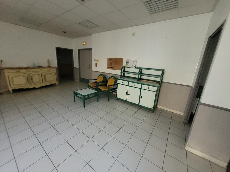 Local d'activité / Entrepôt - 434 m² - 10 pièces