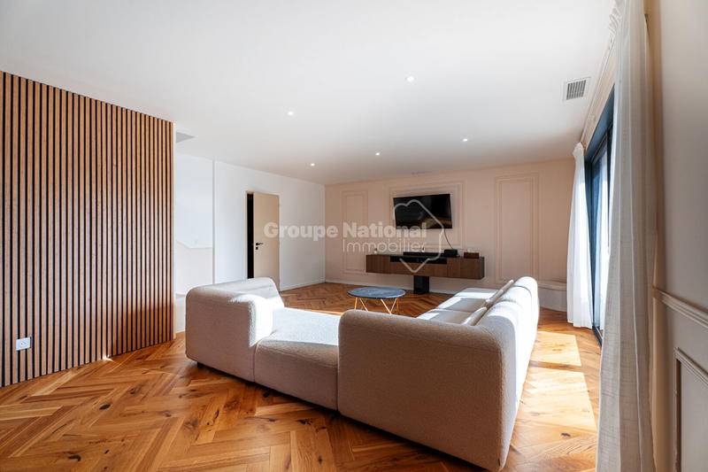 Maison - 189 m² - 5 pièces