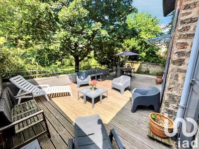 Maison - 230 m² - 9 pièces