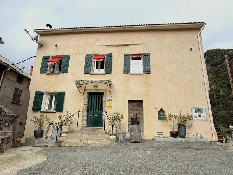 Appartement - 86 m² - 8 pièces