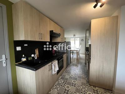 Maison - 140 m² - 9 pièces