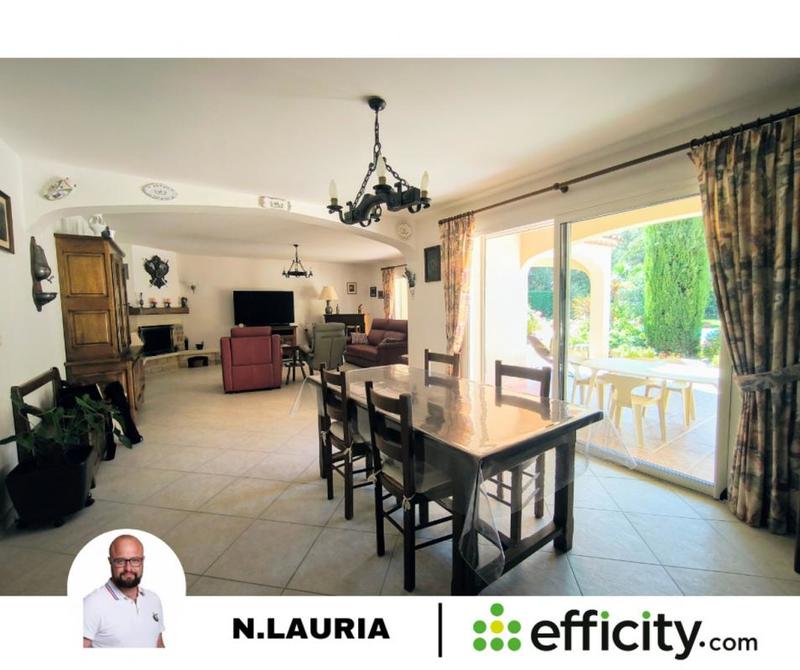 Maison - 240 m² - 6 pièces