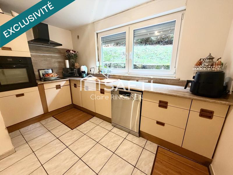 Maison - 220 m² - 8 pièces