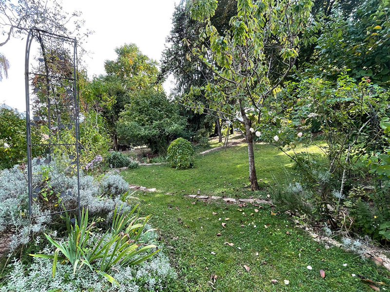 Maison - 186 m² - 9 pièces