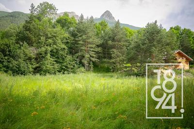 Terrain constructible - 1 570 m²