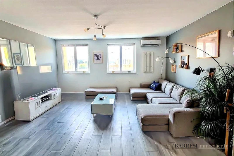 Appartement - 90 m² - 4 pièces