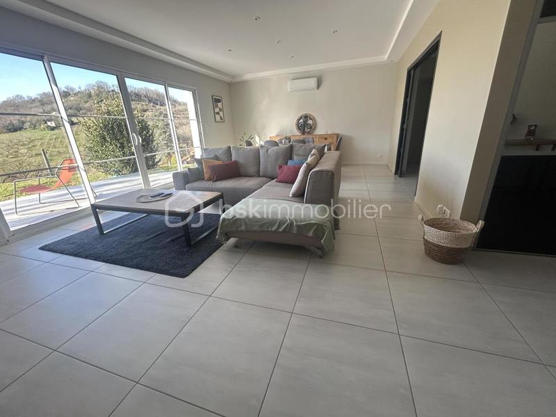 Maison - 138 m² - 5 pièces