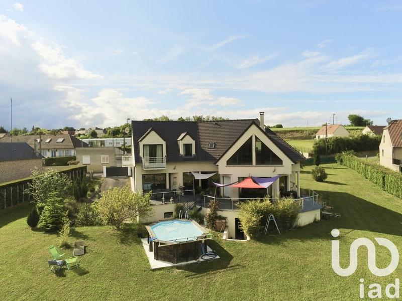 Maison - 212 m² - 7 pièces