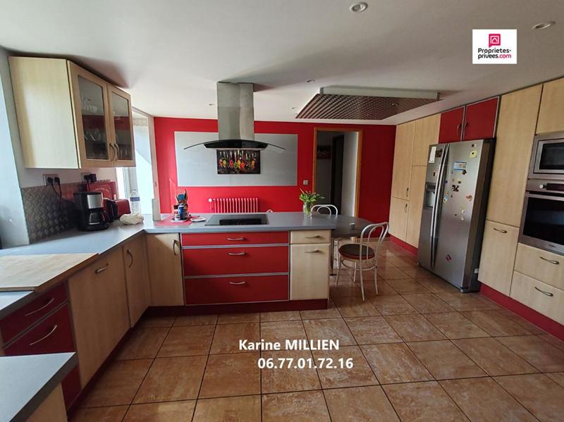 Maison - 216 m² - 7 pièces