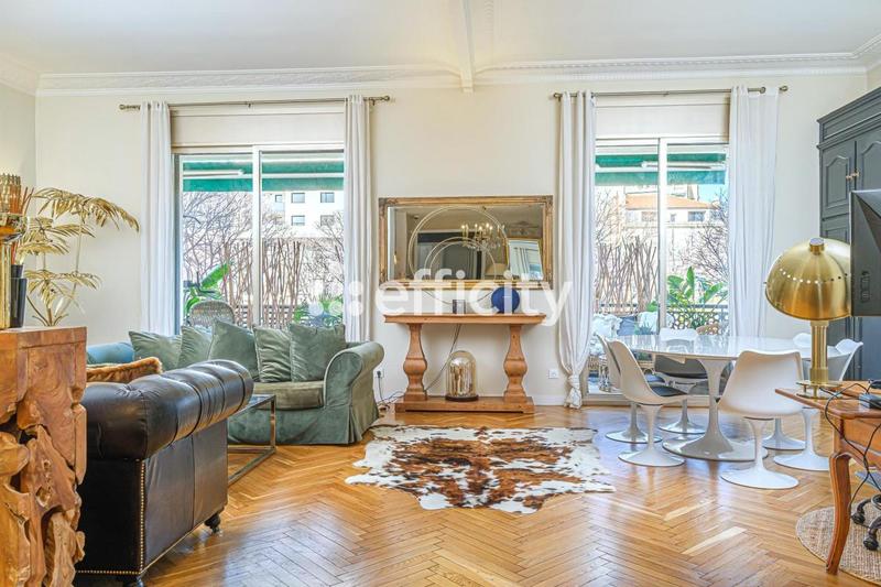 Appartement - 110 m² - 3 pièces